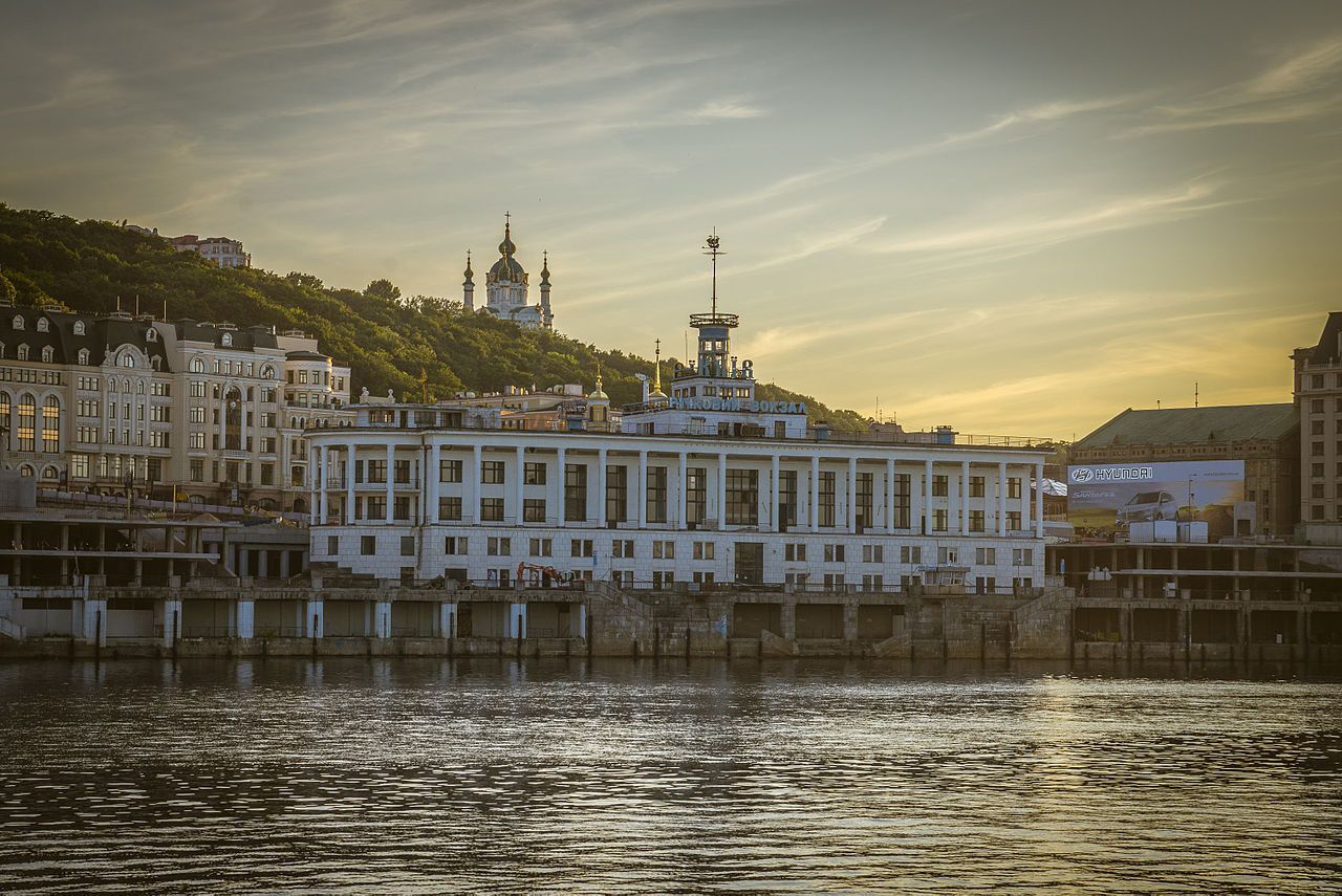 Ще недобудували: який вигляд мав Київський річковий вокзал у 1961-х році. Унікальне фото
