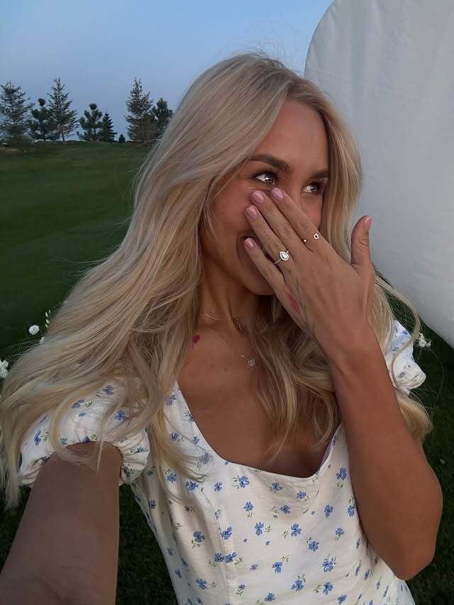 Даша Квиткова объявила о помолвке: что известно о возлюбленном-футболисте и сколько стоит ее кольцо с бриллиантами. Фото