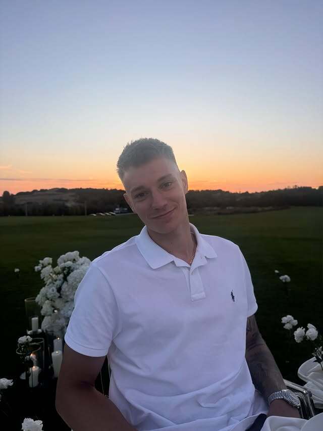 Даша Квиткова объявила о помолвке: что известно о возлюбленном-футболисте и сколько стоит ее кольцо с бриллиантами. Фото