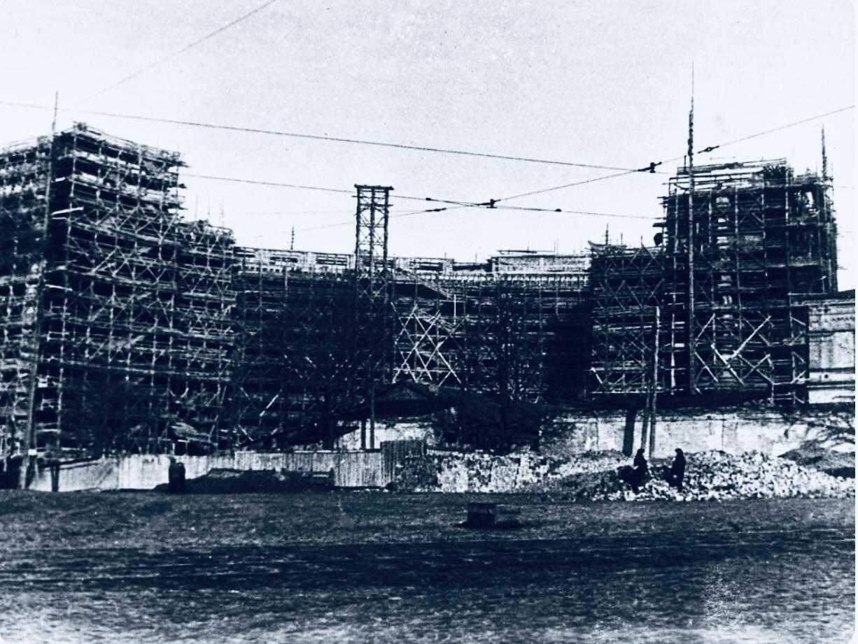 История здания Правительства Украины: от сталинского ампира Фомина-Абросимова до самого большого небоскреба Киева