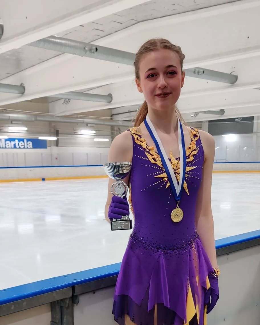 Вперше в історії. Фігуристки у Фінляндії сформували одностатевий дует. Фото спортсменок