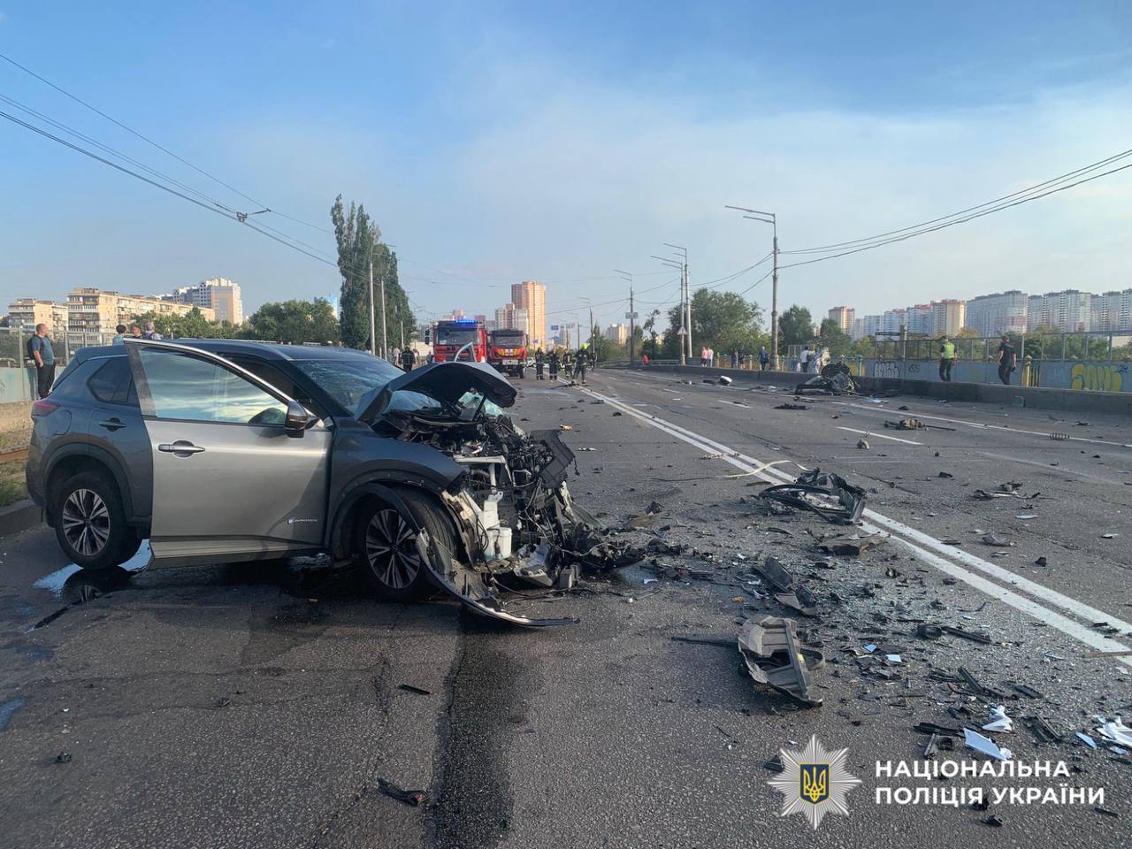 В Киеве возле Института химии произошла смертельная авария с возгоранием автомобиля: есть погибшие и травмированные. Фото