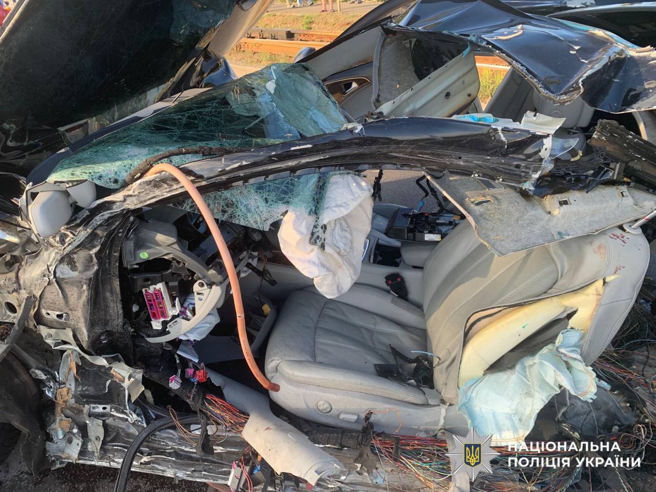 В Киеве возле Института химии произошла смертельная авария с возгоранием автомобиля: есть погибшие и травмированные. Фото