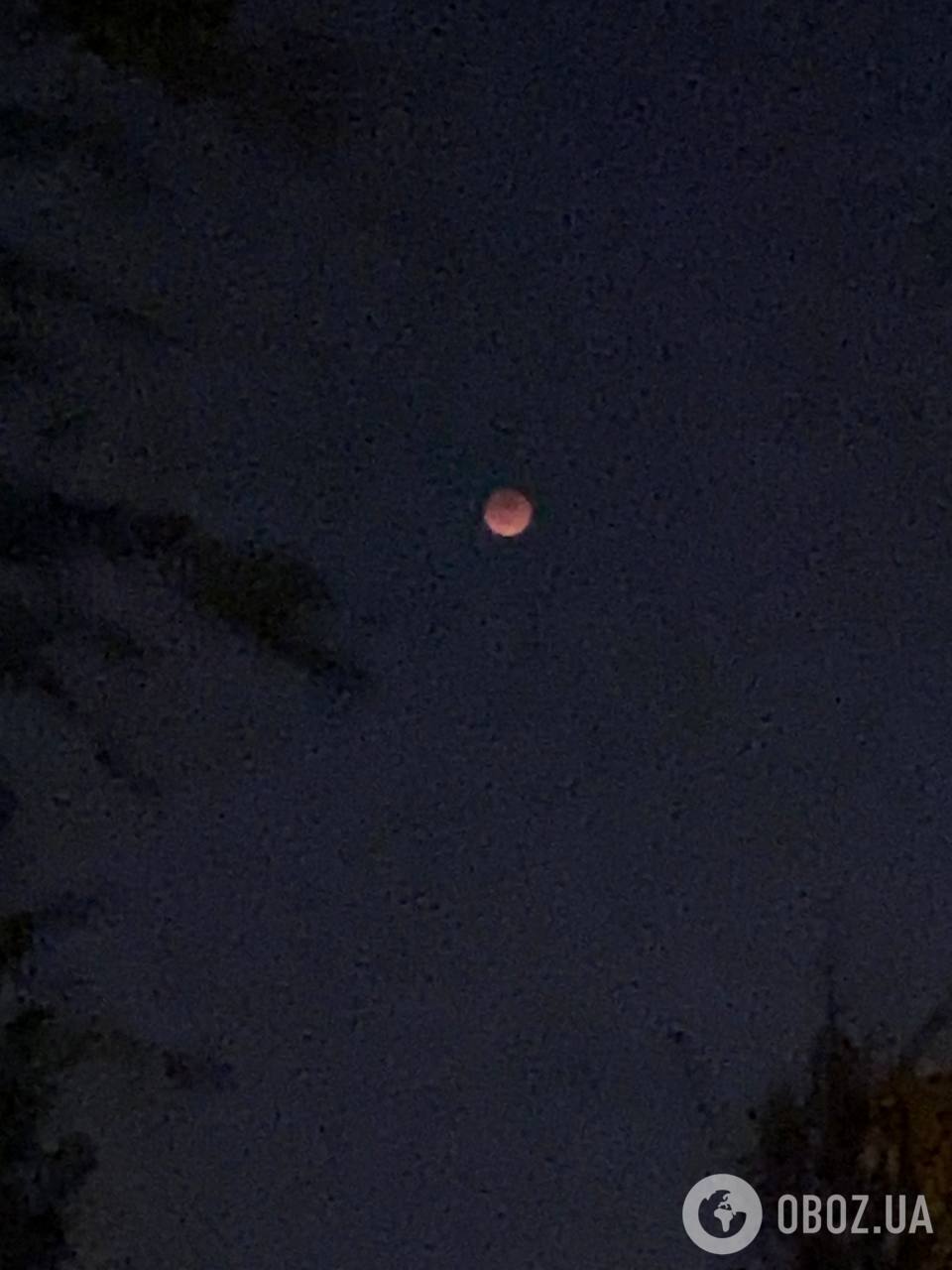 Над Украиной взошла Кровавая Луна. Фото