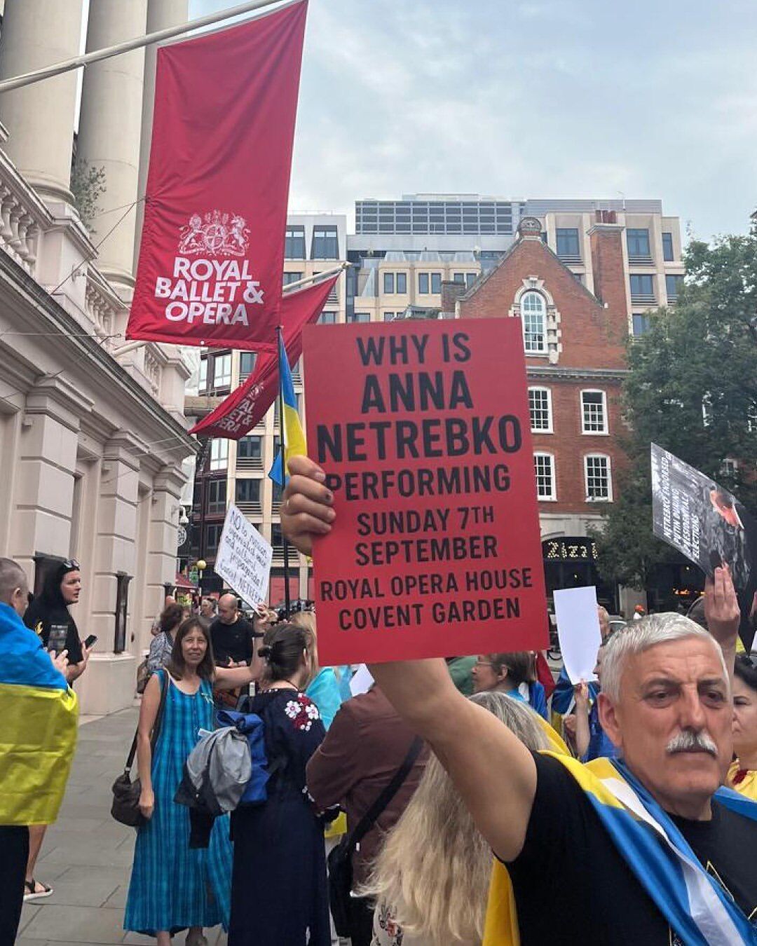 "Я была негативно поражена". Зеленская удивила британцев прямотой и упрекнула из-за выступления Нетребко в Королевской опере