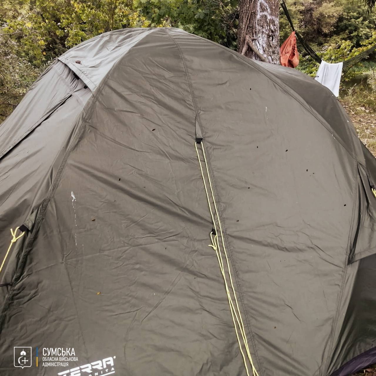 На Сумщині окупанти атакували наметовий табір: є загибла, поранено 8-річну дитину