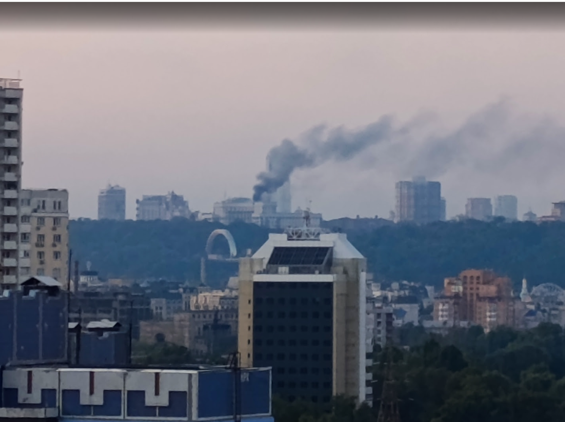 Мав містити тюрму у дворі: чим відомий і який вигляд мав Кабмін, що був пошкоджений обстрілом РФ. Фото