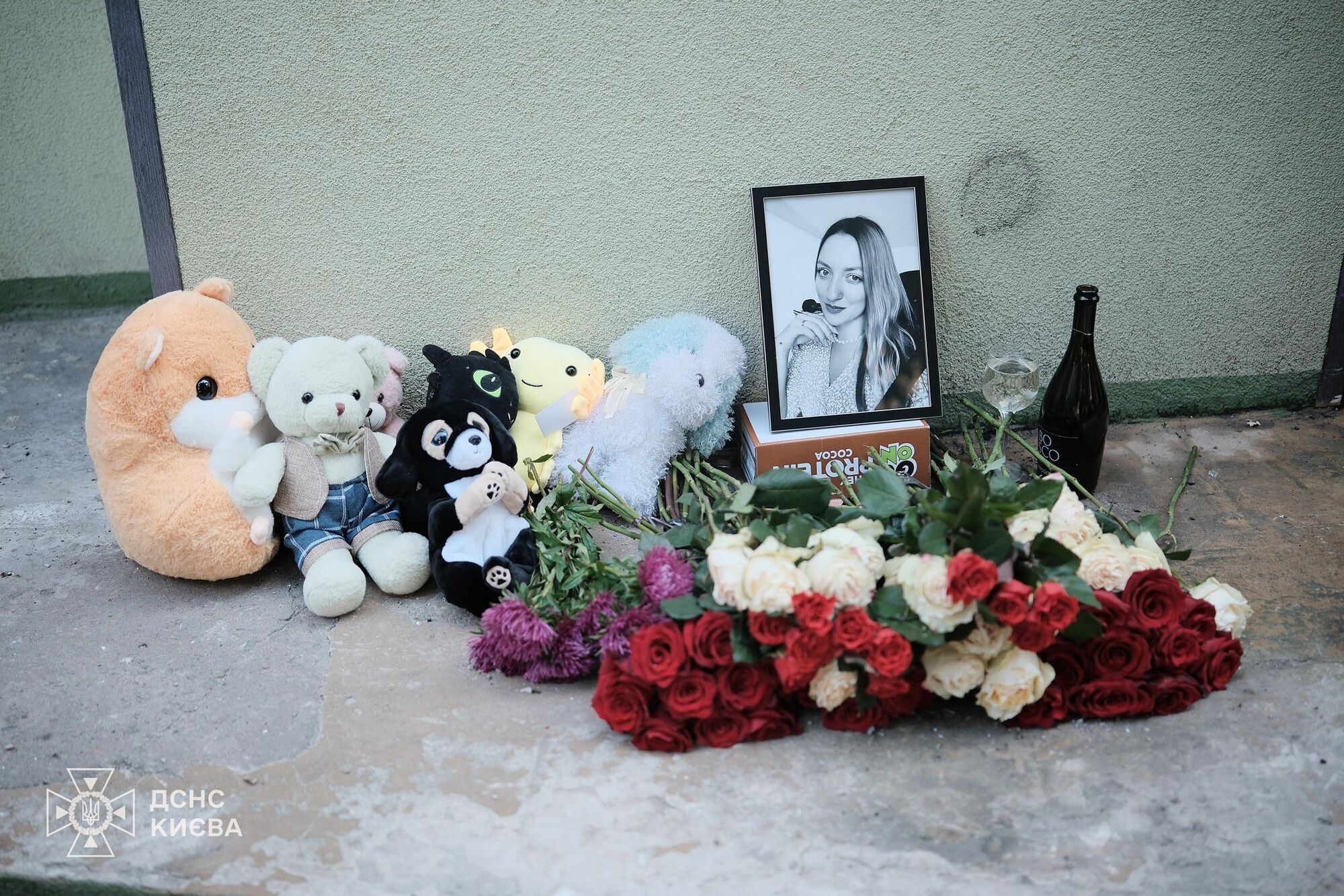 Російська атака забрала життя трьох людей: у Києві завершили аварійно-рятувальні роботи у будинку на Святошино. Фото