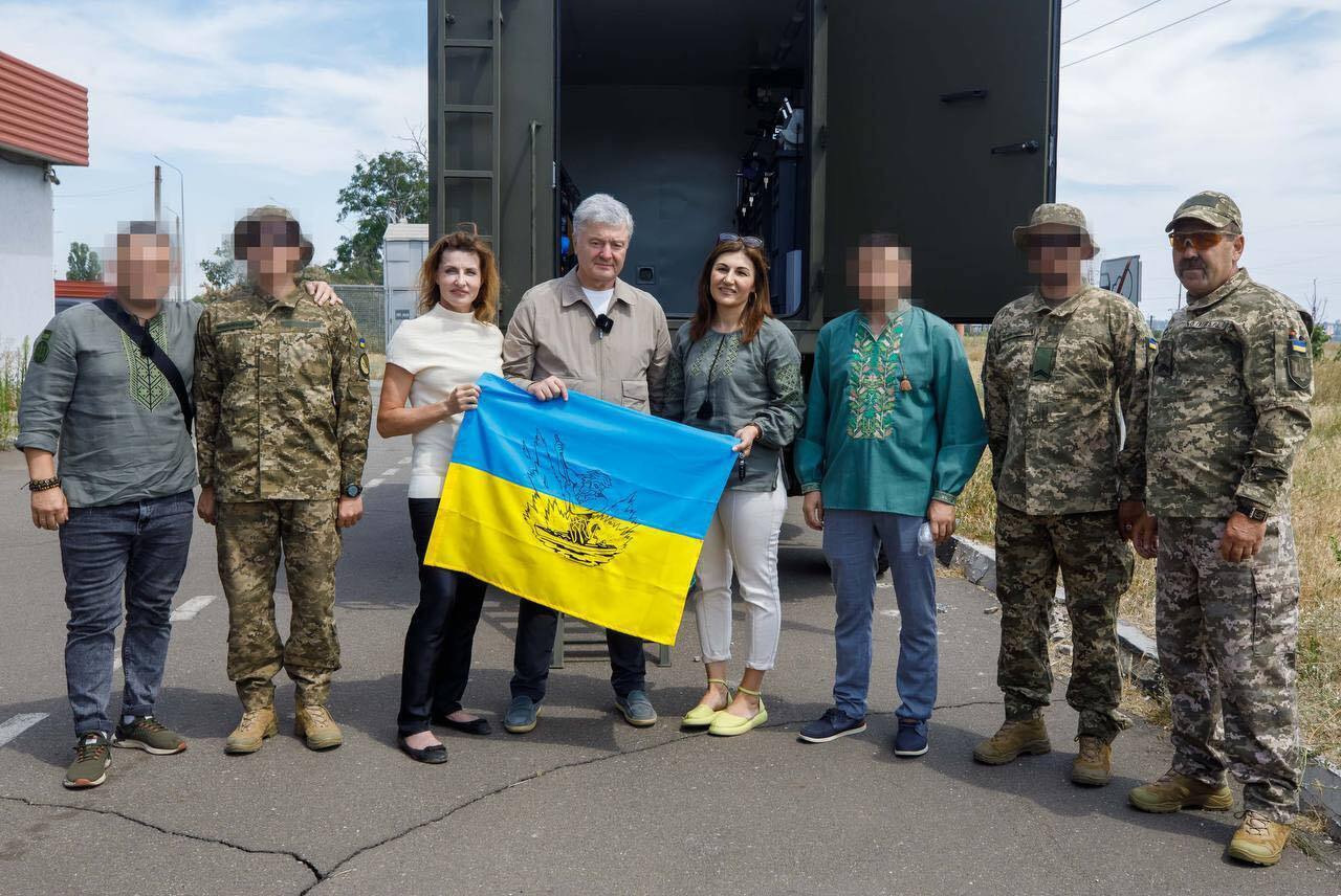 "Щомиті ми щасливі бо разом": Порошенко ніжно привітав дружину із 41-ю річницею шлюбу