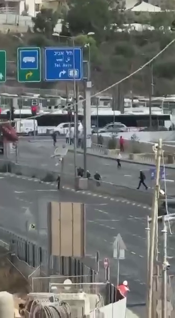 На в'їзді до Єрусалима сталася стрілянина: шість людей загинули, десять поранено. Фото і відео