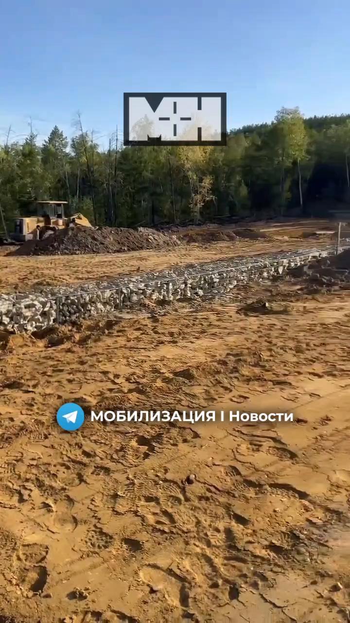 В России могилы ликвидированных в войне против Украины солдат сравняли с землей: сестра оккупанта устроила истерику. Видео