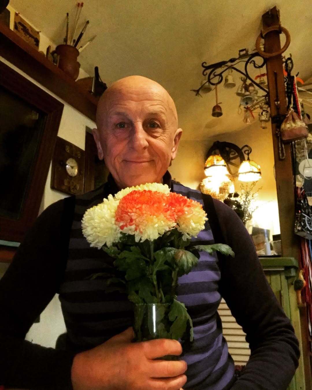 Народный артист Украины ошеломил семейной драмой, которая разделила его с сыном: 40 лет спустя он позвонил с предложением