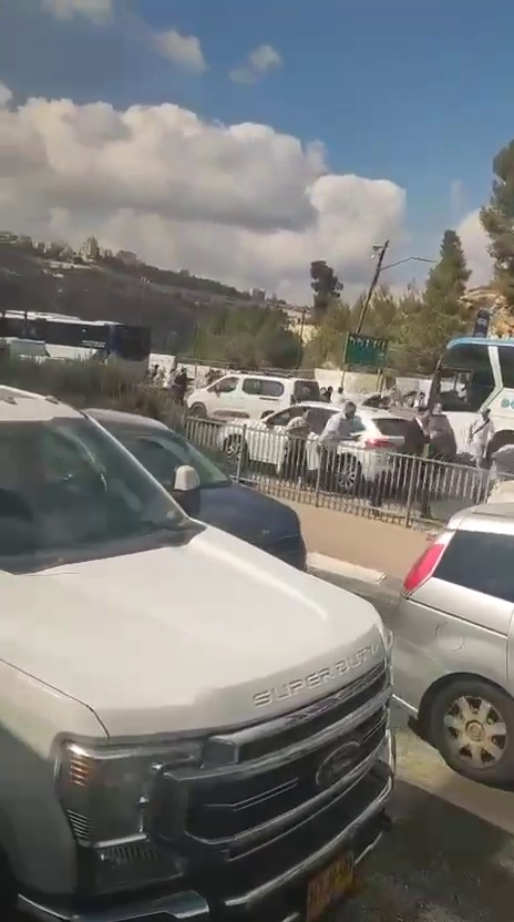 На в'їзді до Єрусалима сталася стрілянина: шість людей загинули, десять поранено. Фото і відео