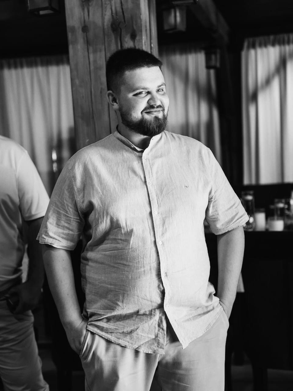 В Кривом Роге возле кладбища нашли мертвым полицейского: названа основная версия