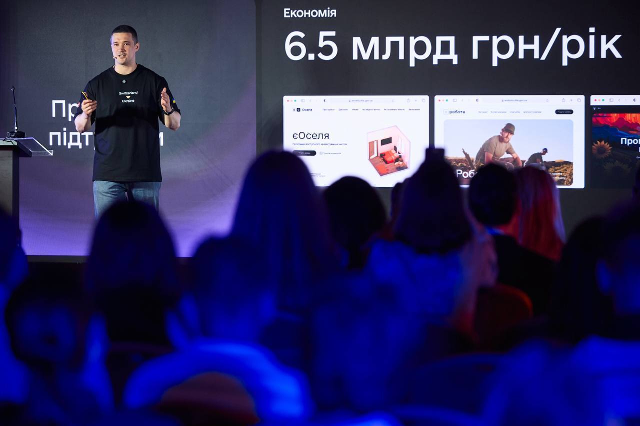 Михаил Федоров на презентации