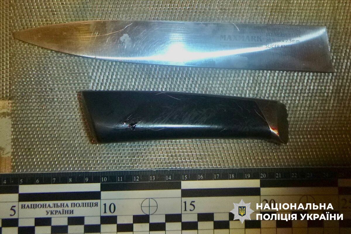 Нанес 27 ударов на двоих: в Кривом Роге внук жестоко убил бабушку и дедушку. Фото 18+