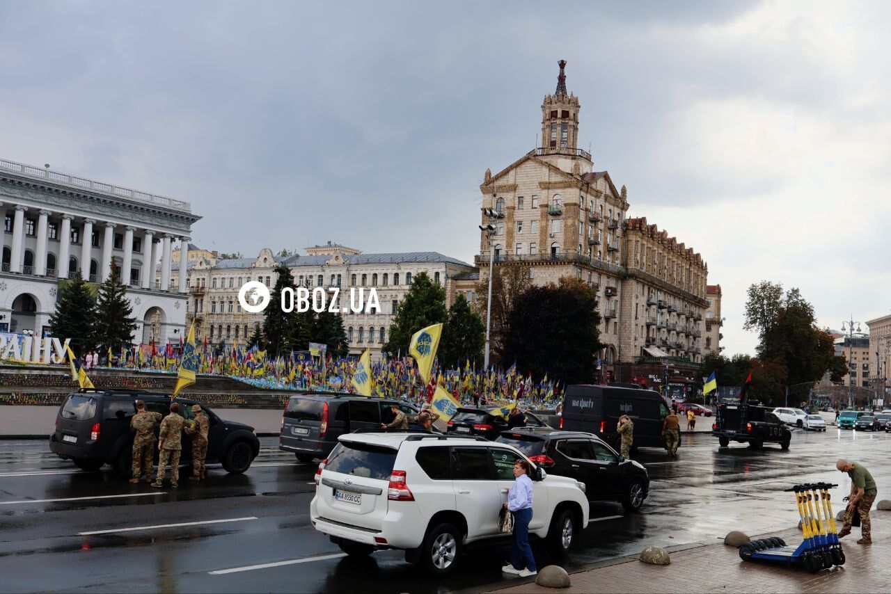 Плакало небо: у Києві попрощалися із 19-річною військовою Дар’єю Лопатіною. Фото та відео