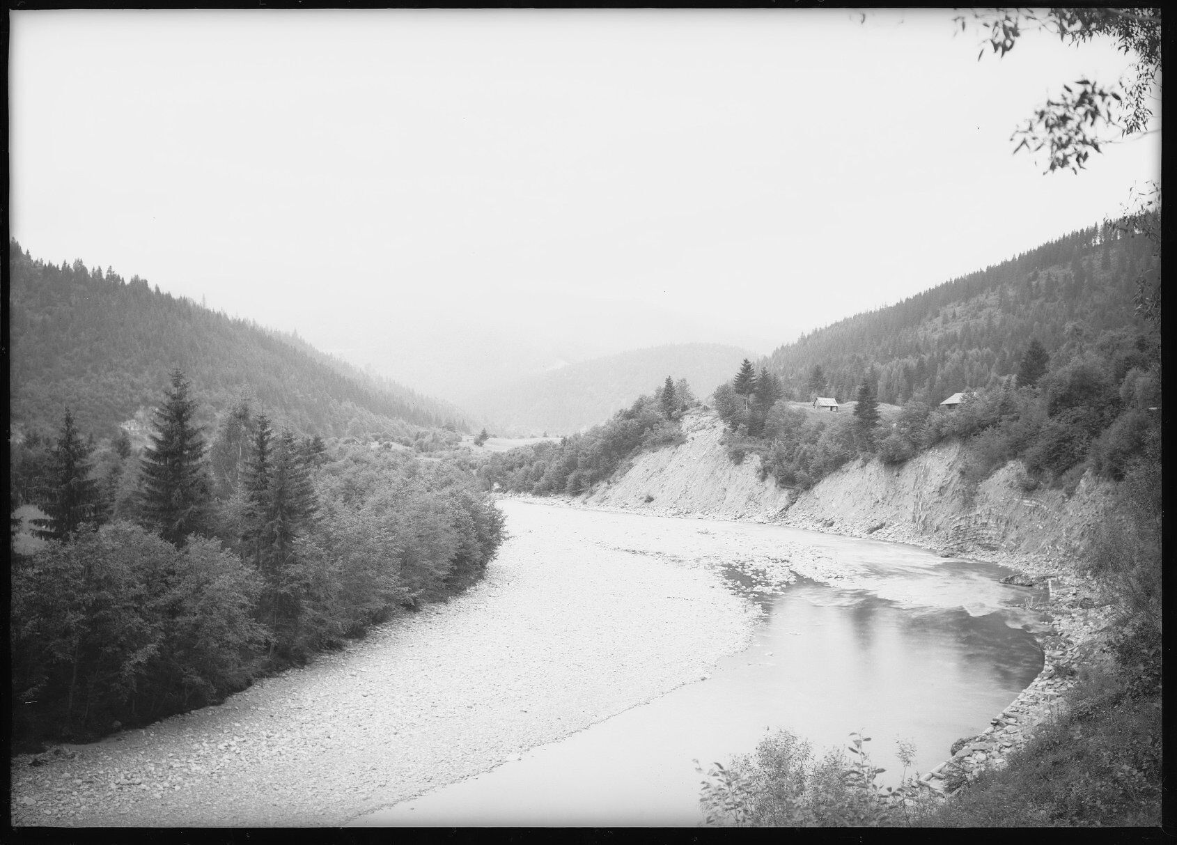 Краса заворожує: у мережі показали старі фото річки Прут