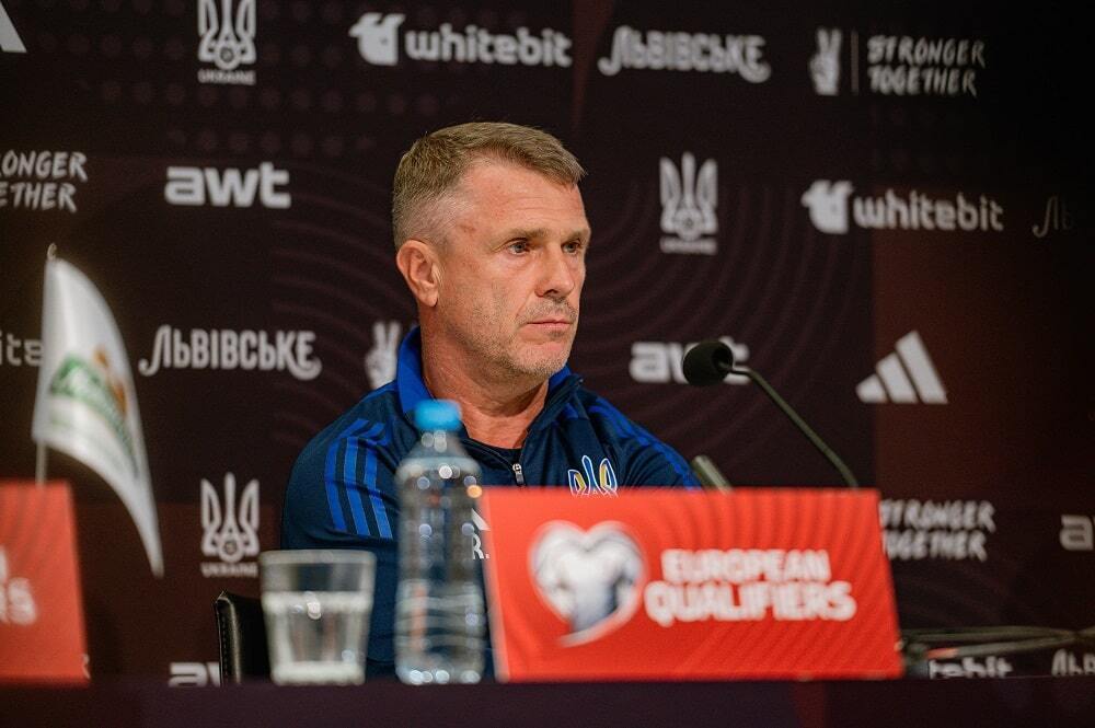 "Ганьба українського футболу". Ребров зважився на кардинальний крок після провалу в матчі з Азербайджаном. Фотофакт