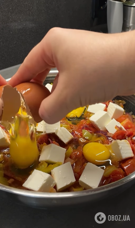 Запеченная яичница: как вкусно приготовить привычное блюдо по-новому