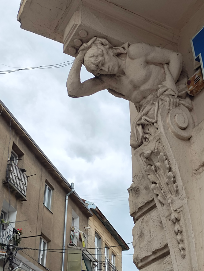 Золочів: не лише замок, а й місто з архітектурними цікавинками