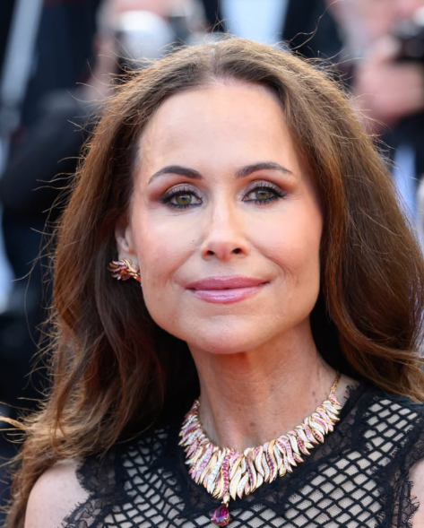 Какие прически подходят под круглое лицо: топ от экспертов