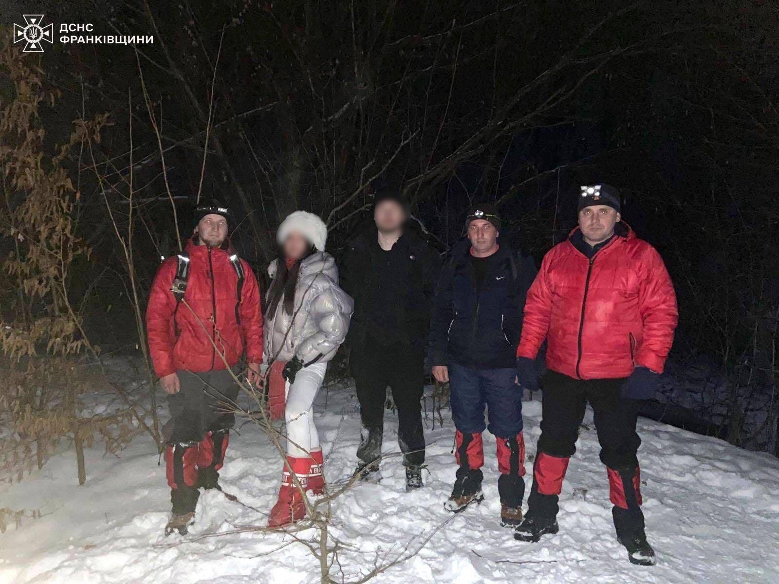 Перемети снігу і 18 градусів морозу: рятувальники розповіли, яка погода панує в Карпатах