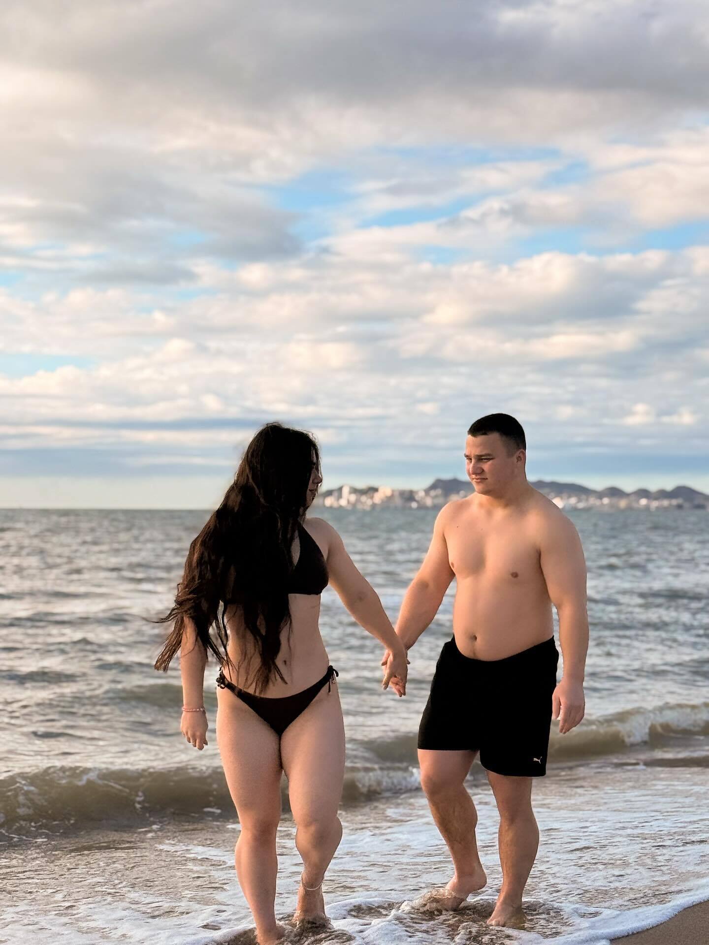 Украинская красавица-чемпионка произвела фурор в сети своим невероятным выступлением на ЧМ по тяжелой атлетике. Видео