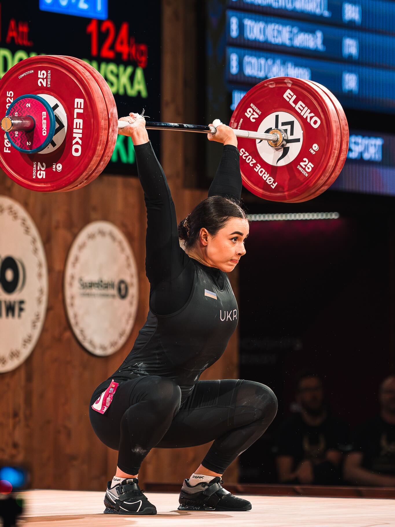 Украинская красавица-чемпионка произвела фурор в сети своим невероятным выступлением на ЧМ по тяжелой атлетике. Видео