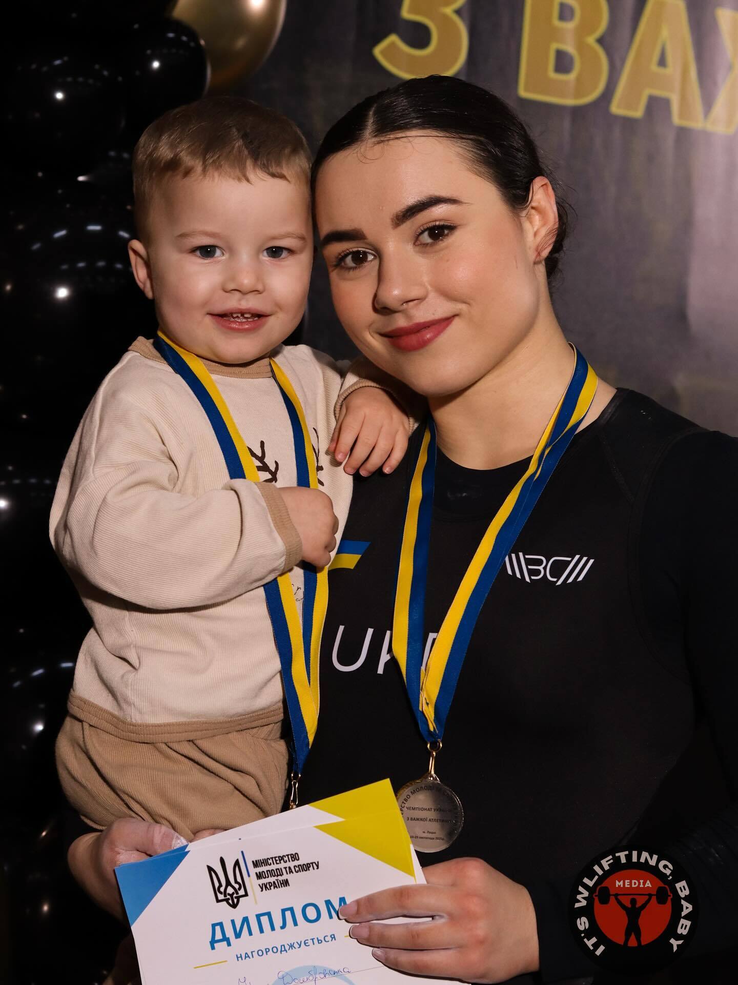 Украинская красавица-чемпионка произвела фурор в сети своим невероятным выступлением на ЧМ по тяжелой атлетике. Видео