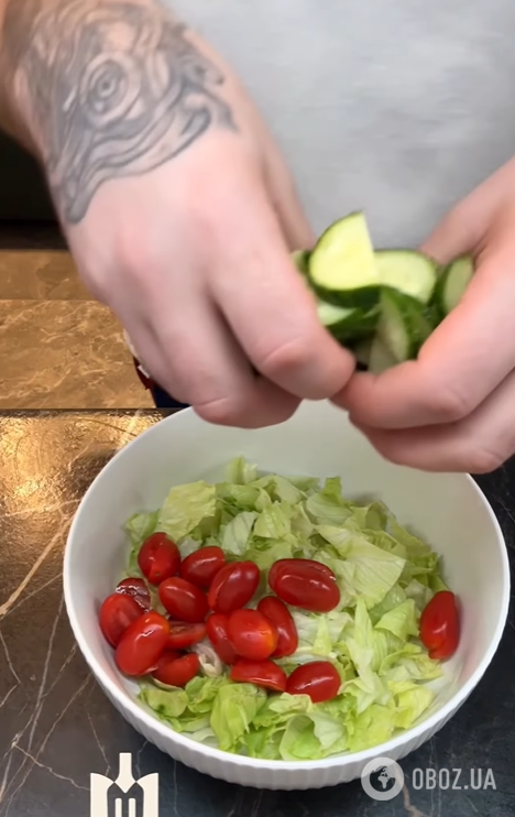 Легкий салат с курицей и овощами: готовится без майонеза