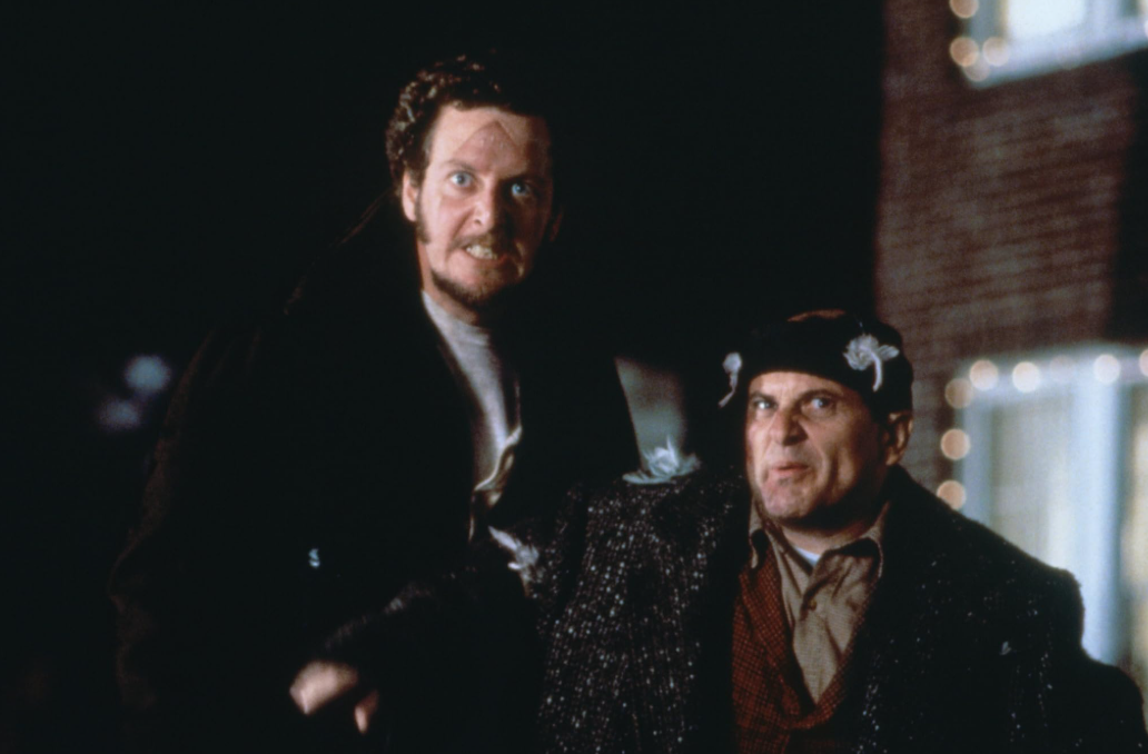 Гарри уже за 80, а Марв поседел: как изменились легендарные "мокрые бандиты" спустя 35 лет после выхода "Один дома"