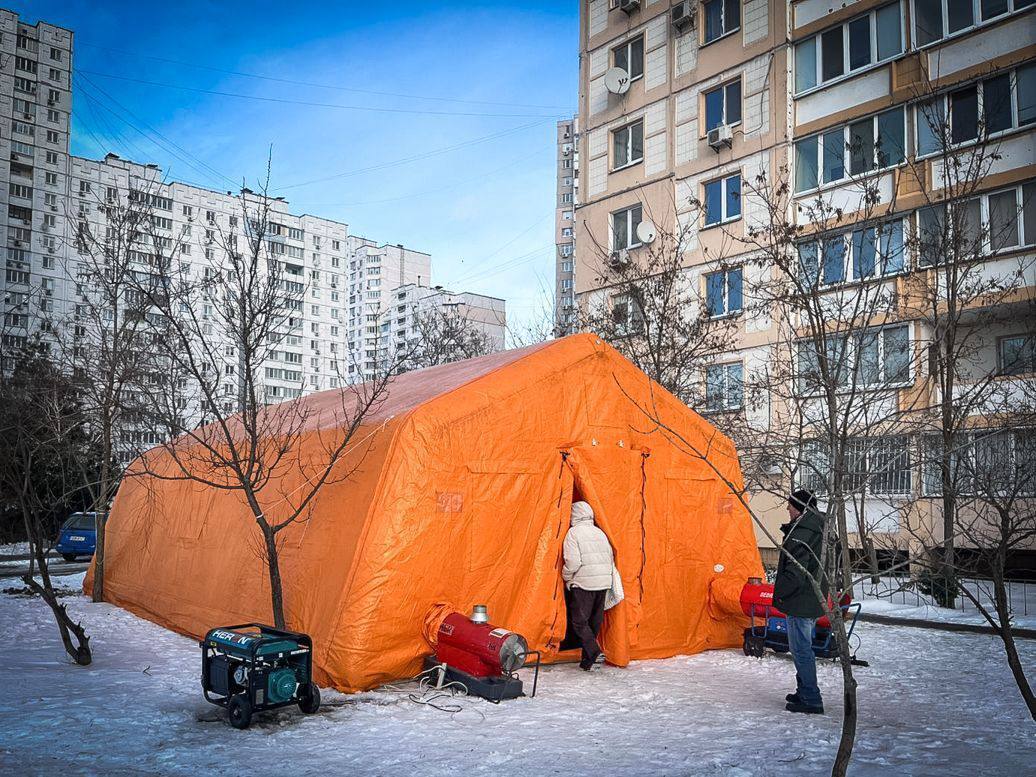 В Украине развернули почти 7 тысяч пунктов несокрушимости: как их найти с помощью смартфона. Фото