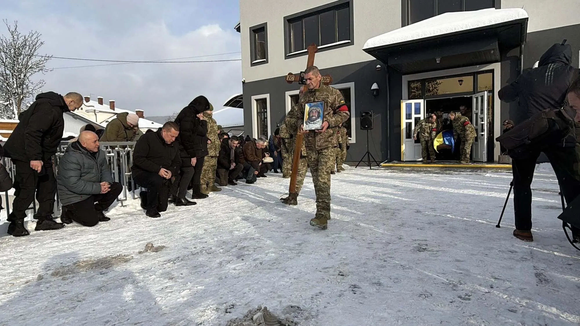 Два Героя: на Ивано-Франковщине попрощались с братьями, которые погибли на фронте. Фото