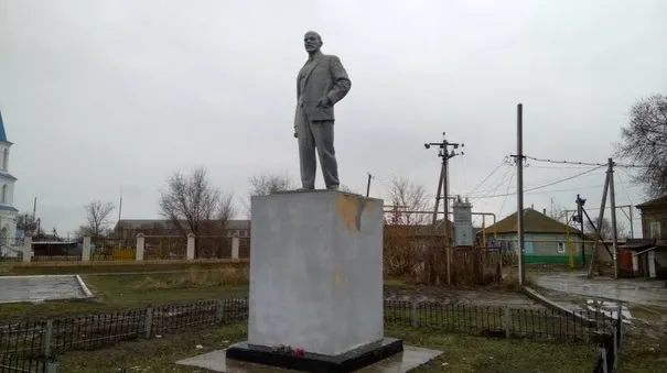 Ленін на іржавому постаменті і дерев'яні бараки: як виглядає Капустин Яр, звідки Росія запустила "Орєшнік" вартістю $40 млн. Фото