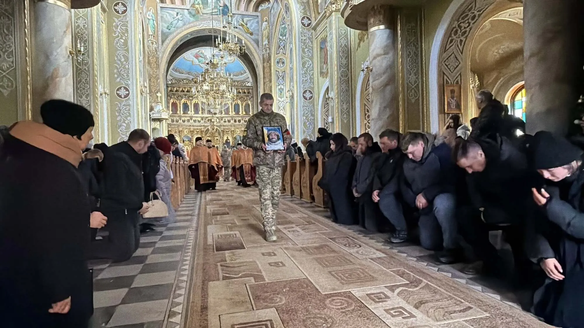 Два Героя: на Ивано-Франковщине попрощались с братьями, которые погибли на фронте. Фото