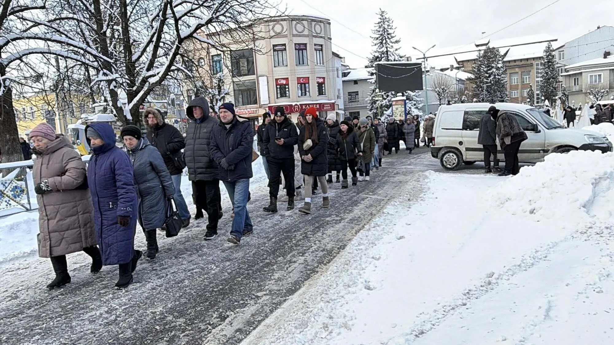 Два Героя: на Ивано-Франковщине попрощались с братьями, которые погибли на фронте. Фото