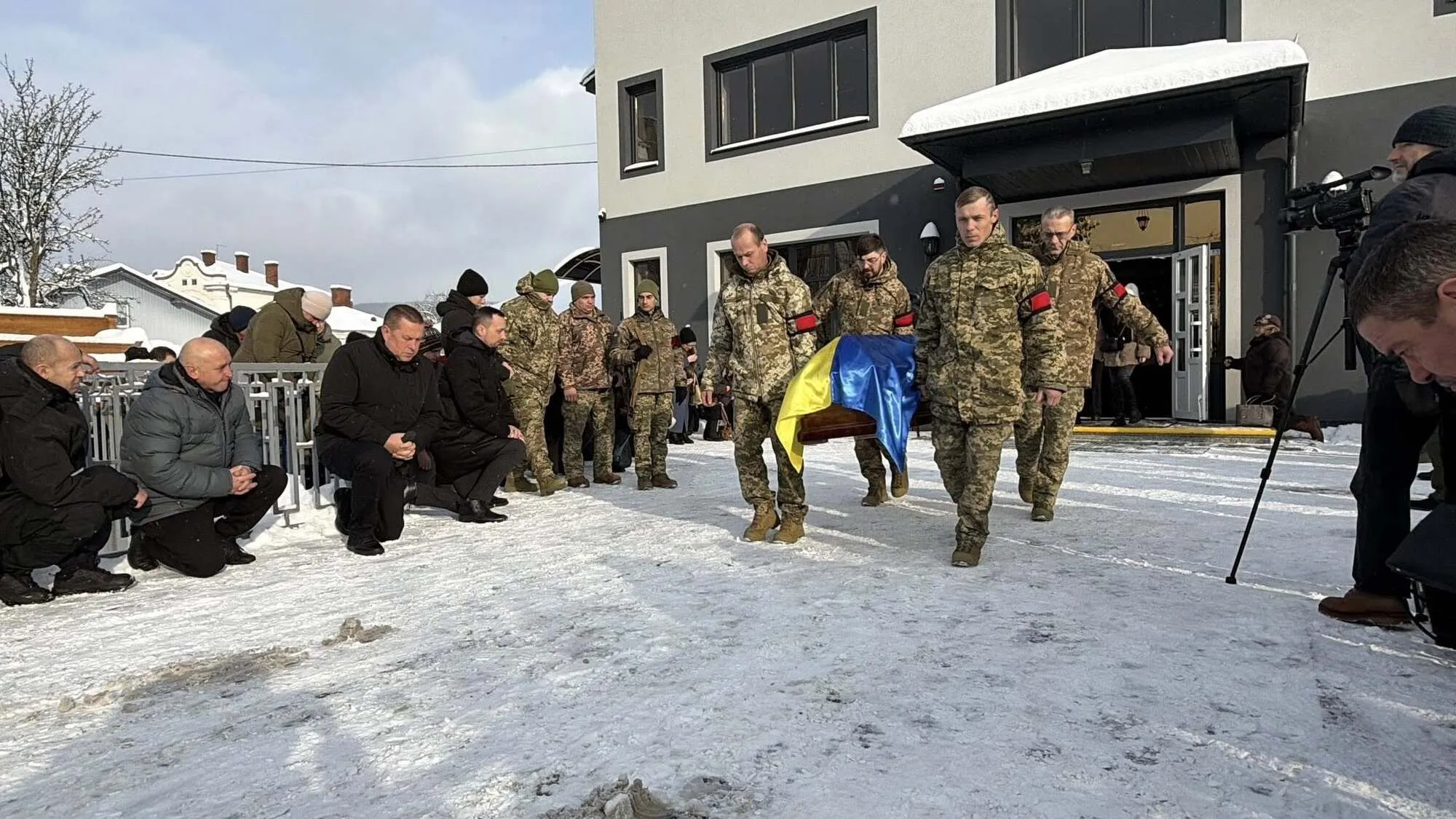Два Героя: на Ивано-Франковщине попрощались с братьями, которые погибли на фронте. Фото