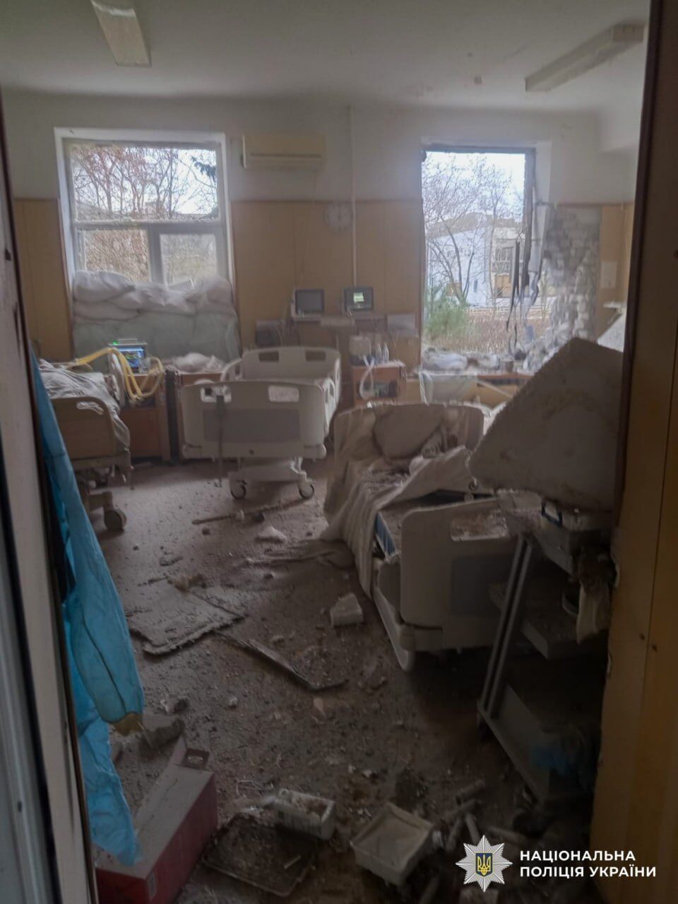 На Херсонщині через ворожі обстріли за добу постраждали шестеро осіб: поранені троє медиків