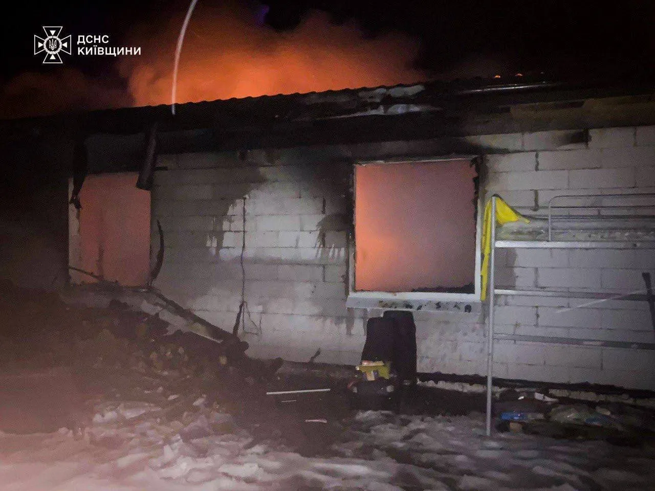 На Киевщине в доме взорвался газовый котел, пострадали дети. Подробности и фото