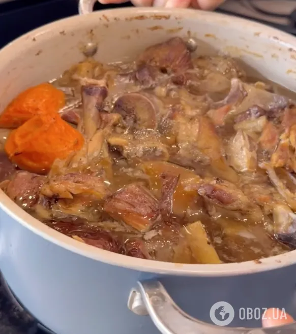 З якого м'яса вийде найкращий холодець, а також на якому вогні та скільки варити, чи потрібно накривати каструлю кришкою: ділимося порадами