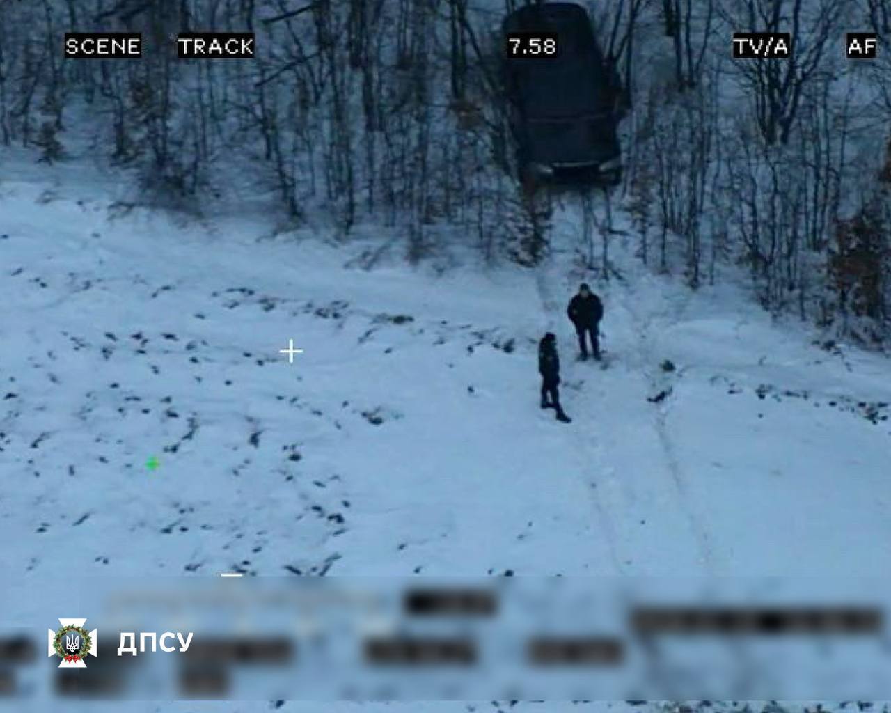 На Буковине мужчина пытался прорваться в Румынию на авто и совершил наезд на пограничника. Фото