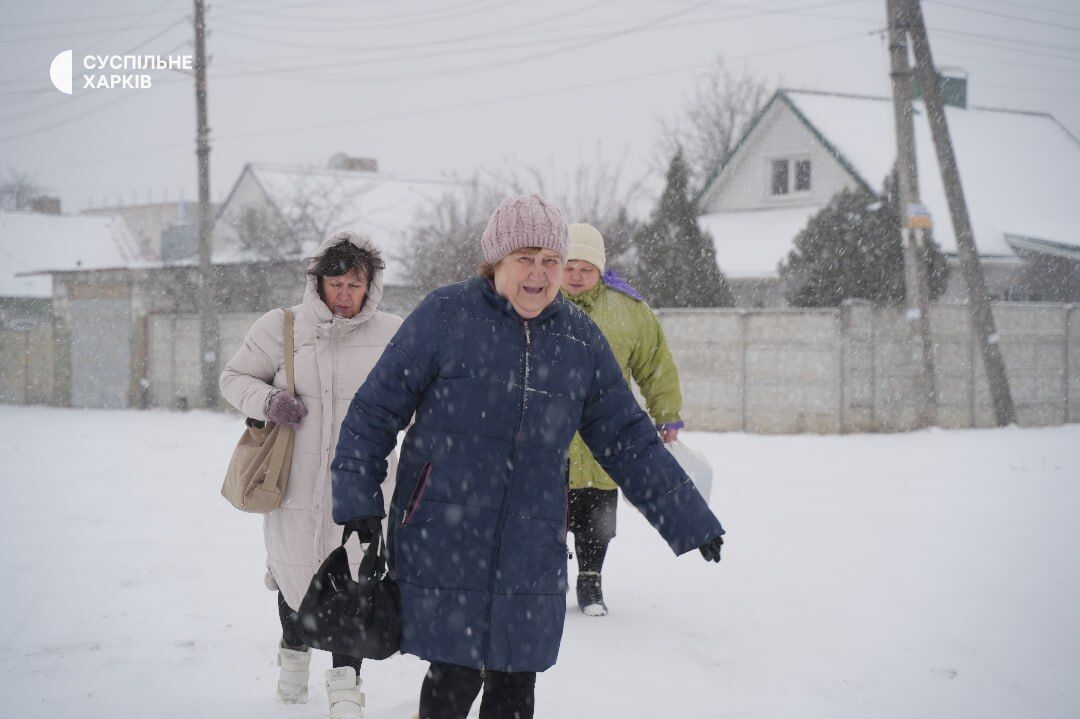 Львов засыпает снегом, в Харькове расчищают дороги: какие последствия непогоды в Украине. Фото, видео