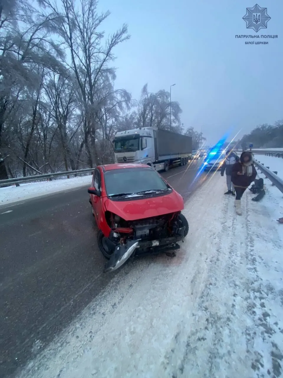 Львов засыпает снегом, в Харькове расчищают дороги: какие последствия непогоды в Украине. Фото, видео