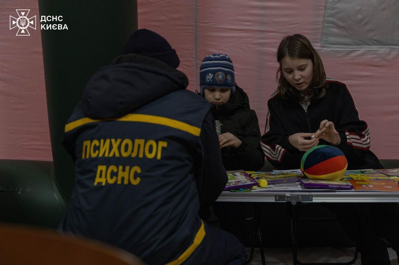 Львов засыпает снегом, в Харькове расчищают дороги: какие последствия непогоды в Украине. Фото, видео