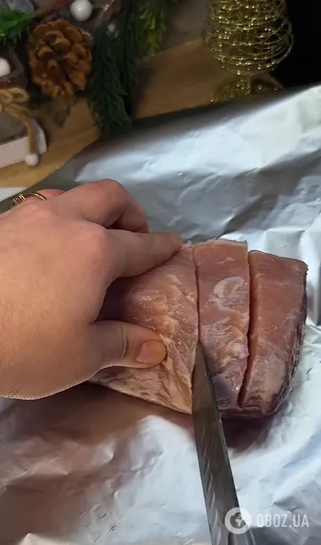 Какую часть свинины можно вкусно запечь в духовке: мясо получится очень сочным