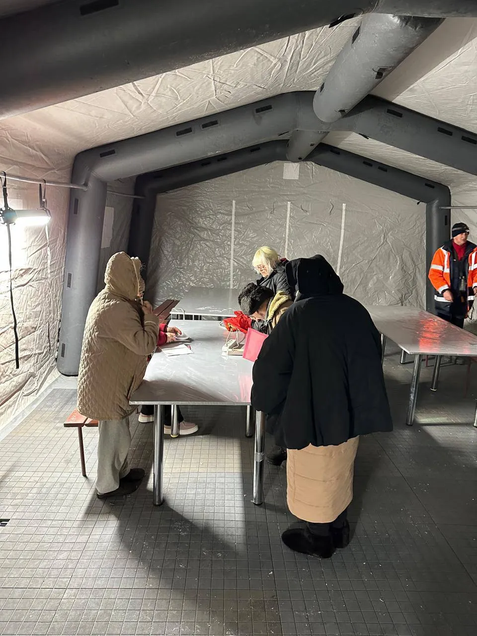 Росія атакувала Одесу: пошкоджено обʼєкт інфраструктури, є постраждалі. Фото