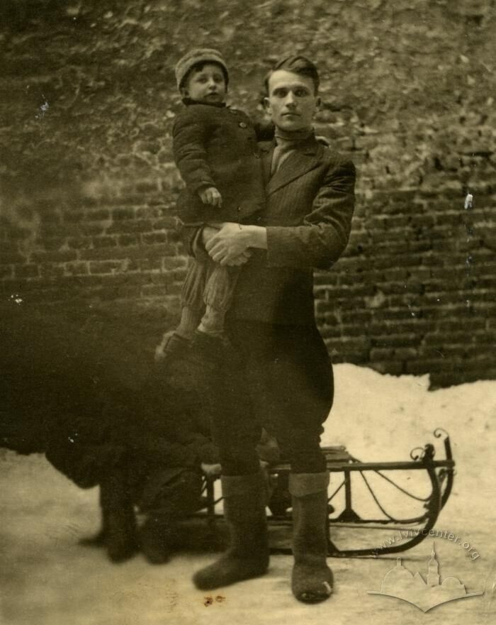 Зимний Львов: в сети показали атмосферные фото из прошлого века