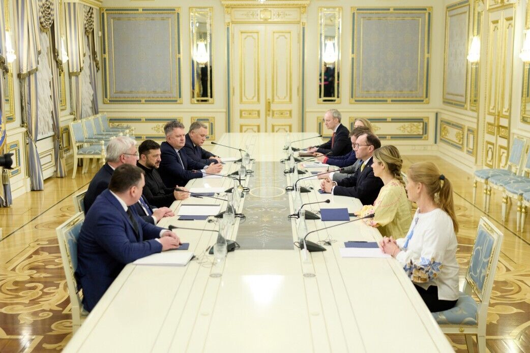 Глава МИД Норвегии прибыл с визитом в Киев и объявил о новом пакете помощи Украине