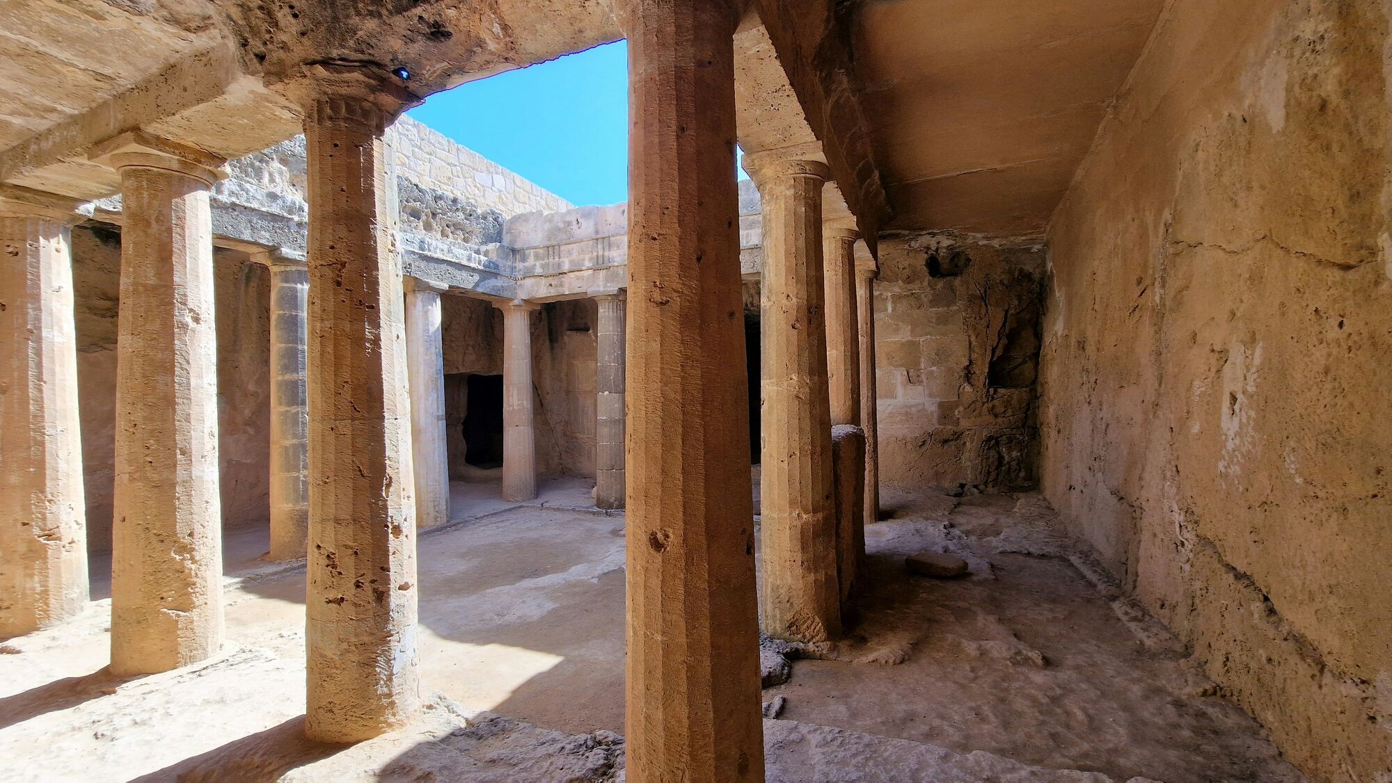 Комфортна температура і доступні ціни: туристам порадили місце для відпустки в Європі